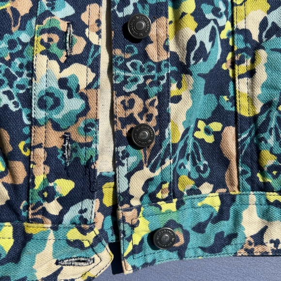 Liz Claiborne Women's Floral Denim Coat, Button Front and Cuffs, S - Picture 4 of 7